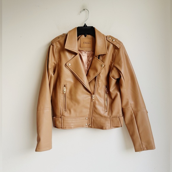 BLANKNYC Trendy Camel Faux Leather Moto Jacket with Gold Zippers Small - Picture 1 of 6